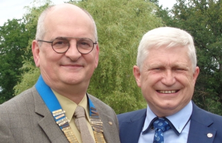 Passation de pouvoirs le 27 juin 2021
Bernard BLANCHART reçoit le collier Rotary de Guy THEATE